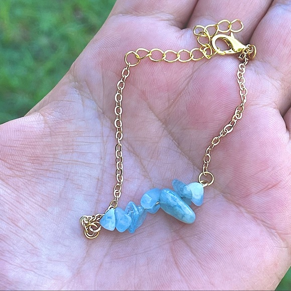 BLUE AQUAMARINE GOLDTONE CHAIN BRACELET W/ADJUSTABLE HOOK CLASP - Picture 3 of 3